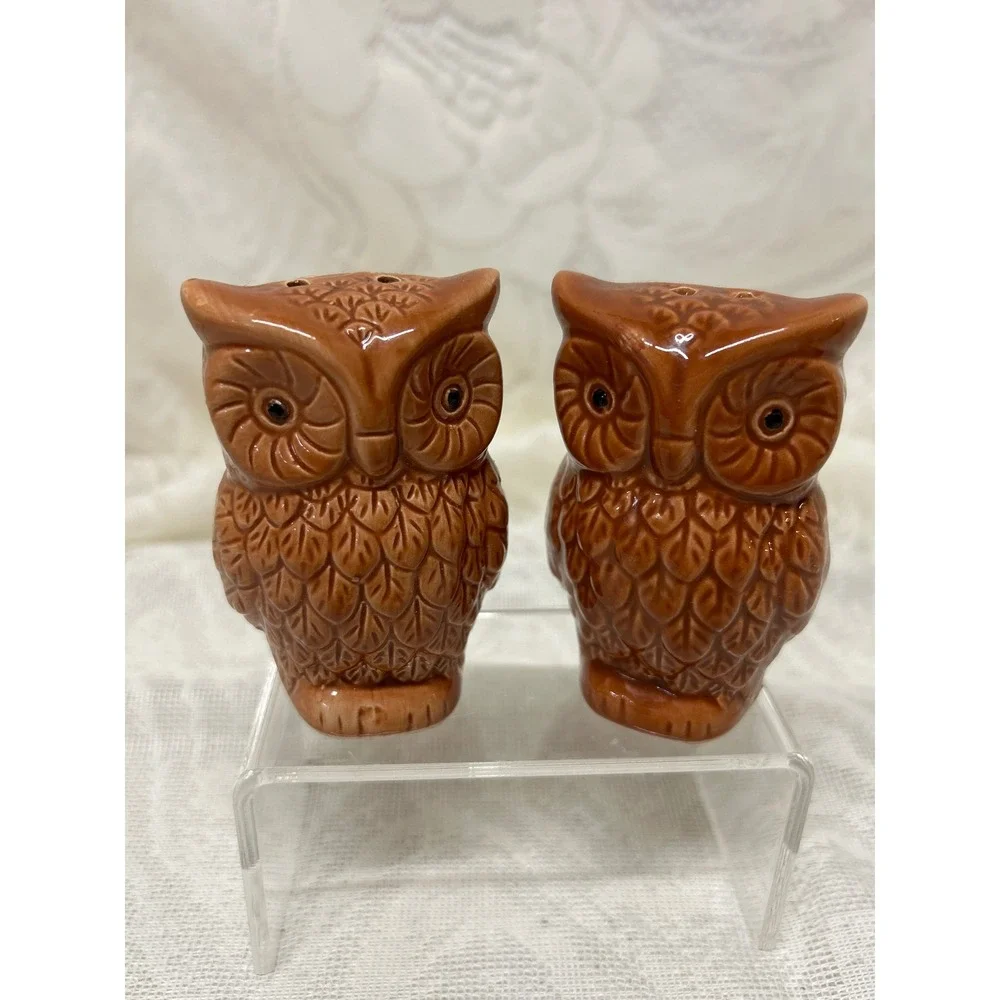 Vintage Style Brown Ceramic Owl Salt and Pepper Shakers Set Textured Woodland